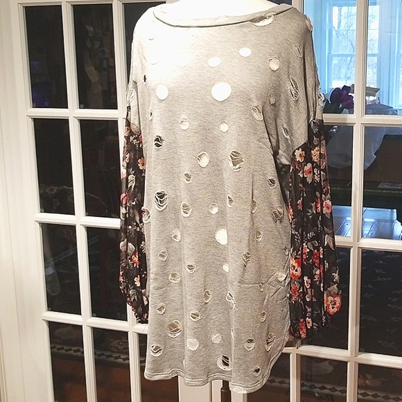 Frumus Heather 🤍Gray Distressed Dolman Top shirt, blouse - Picture 2 of 7